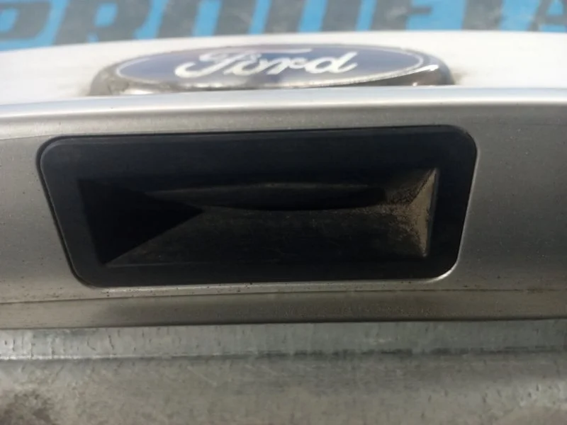 Кнопка открывания багажника Ford Focus 2 QQDB