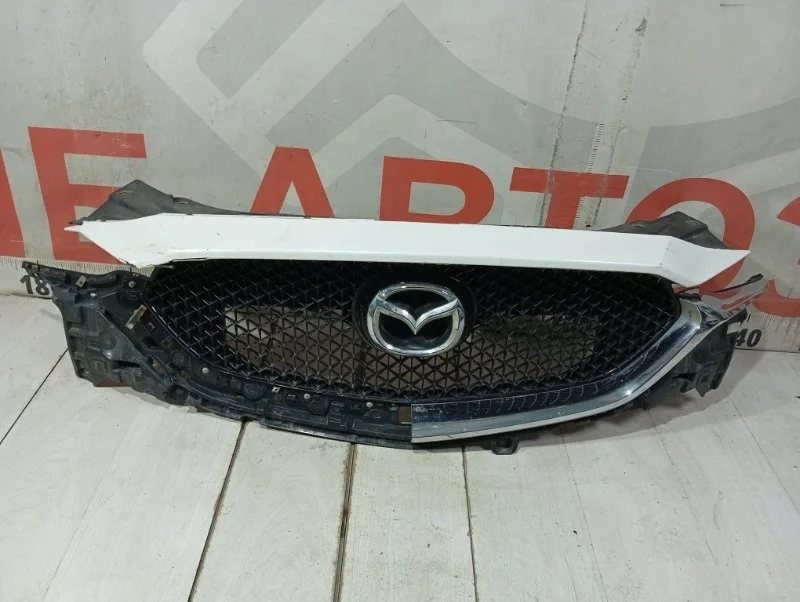Решетка радиатора передняя Mazda Cx-5 KF 2017-Нв