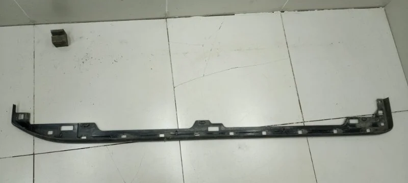 Накладка на подножку правая Toyota Land Cruiser