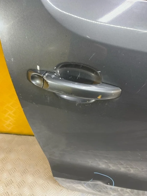 Ручка двери наружная задняя правая Volkswagen Amarok (2010-2016) 2011 2H0837205C ПИКАП 2.0 D CDCA