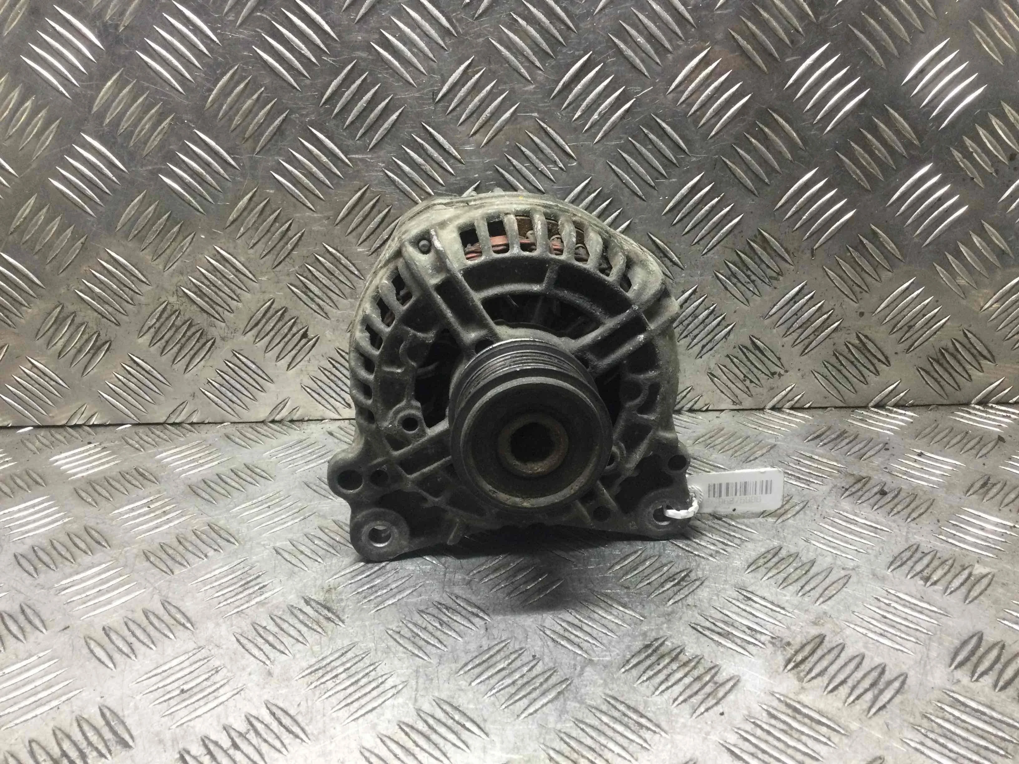 Генератор Audi A4 B6 (2000-2005) дизель 1.9 TDI Механика Седан