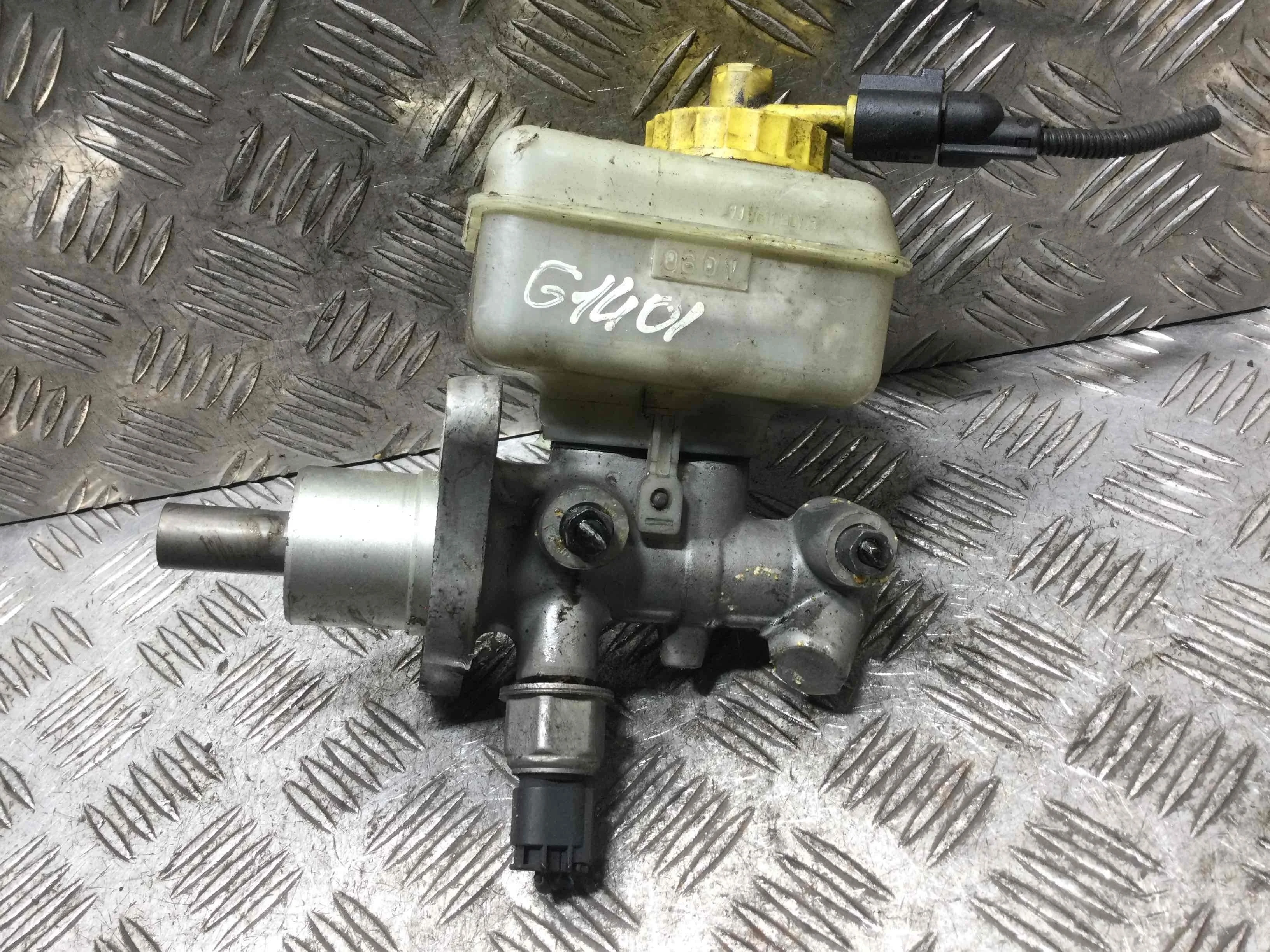 Цилиндр тормозной главный Volkswagen Golf 4 поколение (1997-2004) дизель 1.9 TDI Механика Х/б