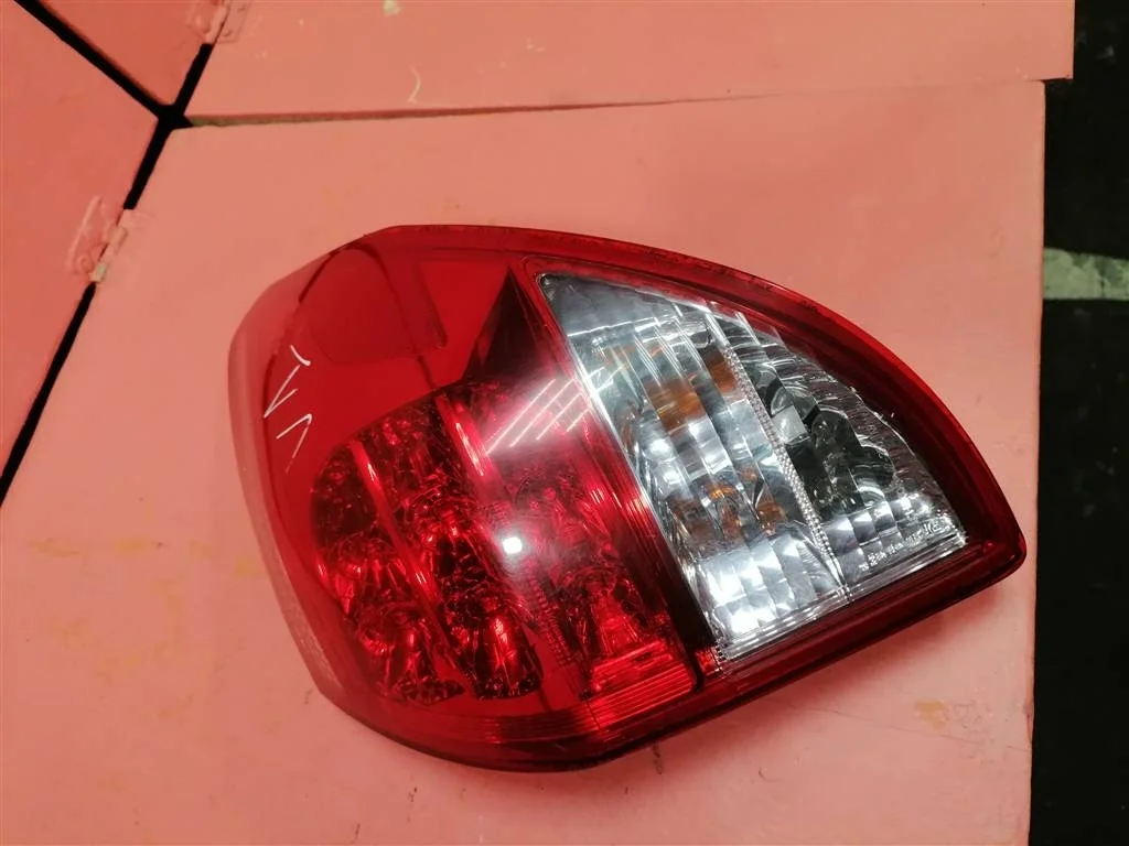 фонарь Toyota RAV 4 2006-2013