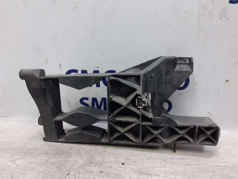 Кронштейн фары Audi A6 4G0805608 C7 3.0 CGW, передний правый