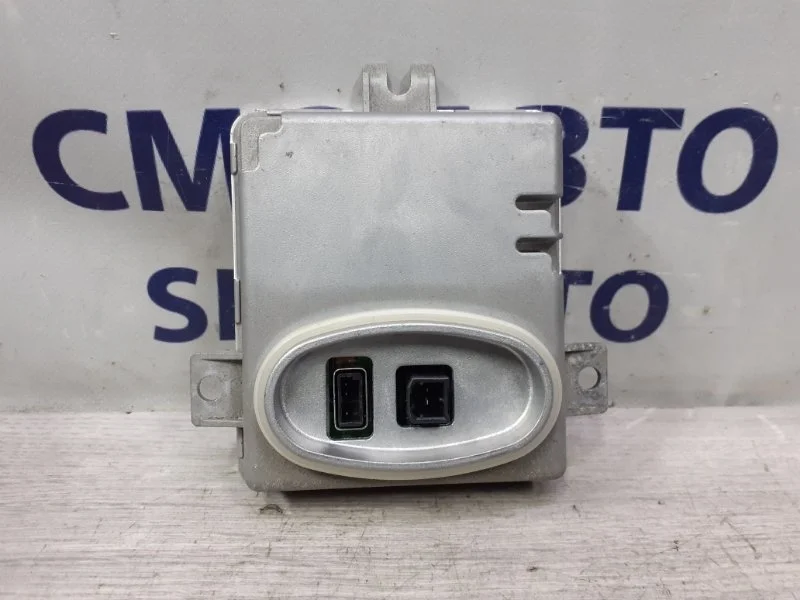 Блок розжига ксенона Volvo Xc70 30744459 ХС70 3.2 B6324S