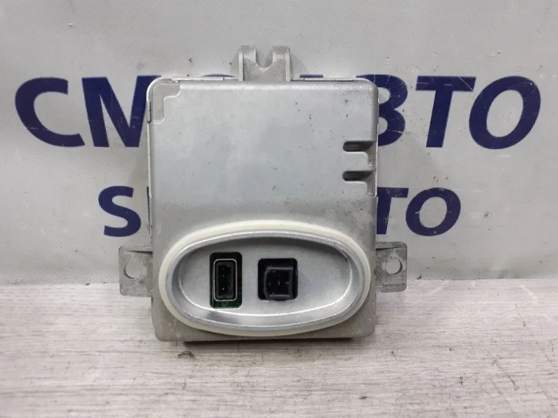 Блок розжига ксенона Volvo Xc70 30744459 ХС70 3.2 B6324S