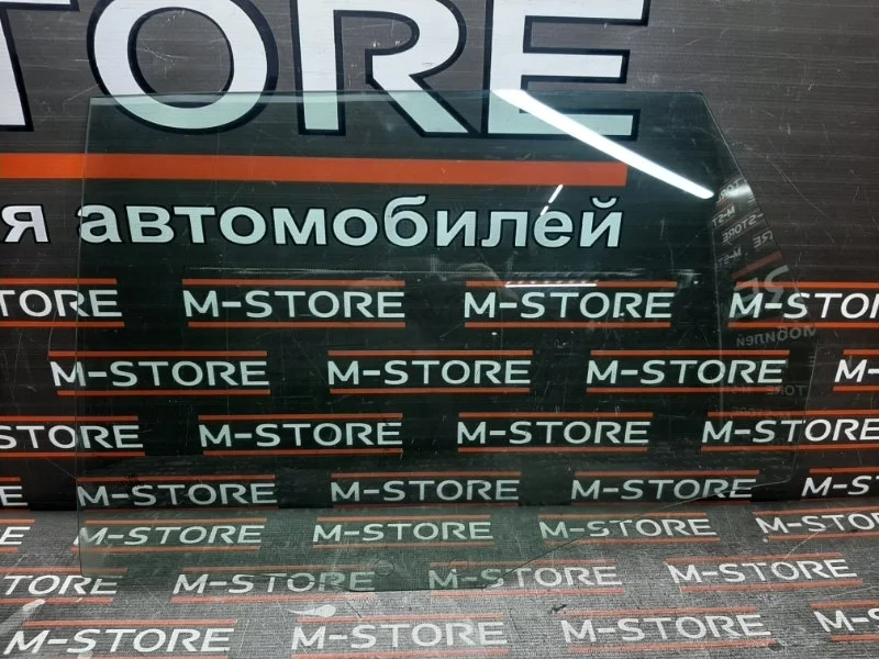 Стекло боковое Audi A6 2008 C6/4F