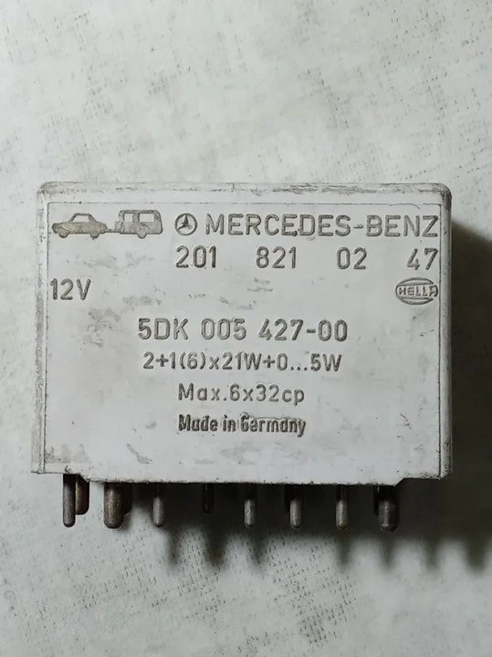 Реле поворотов Mercedes-Benz 190 W201