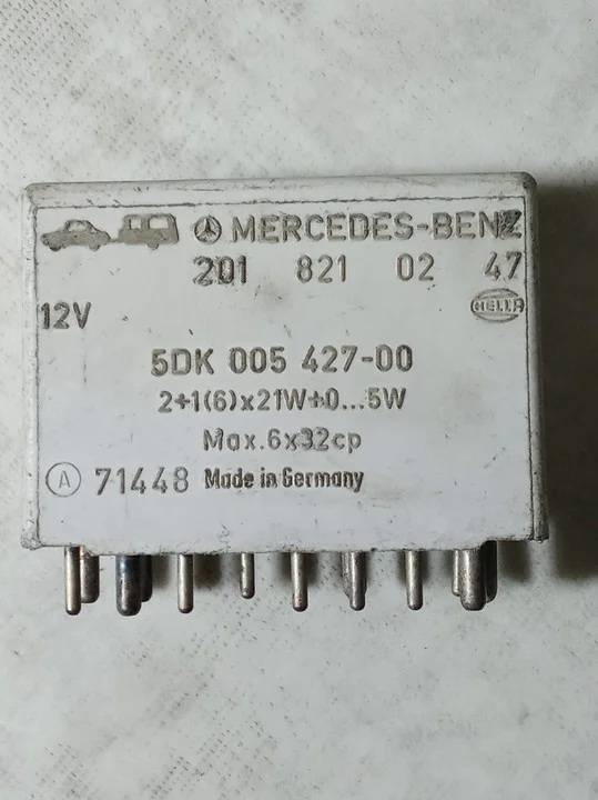 Реле поворотов Mercedes-Benz 190 W201