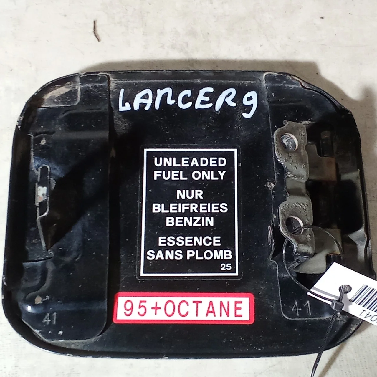 Лючок бензобак Mitsubishi Lancer