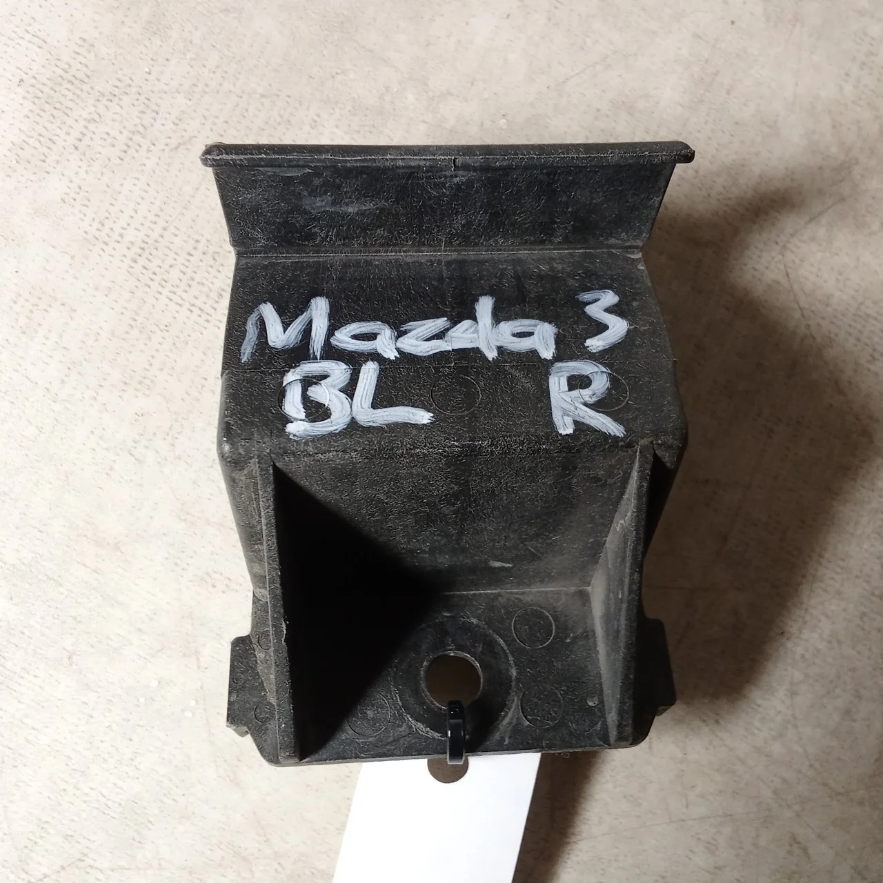 Кронштейн фары Mazda 3