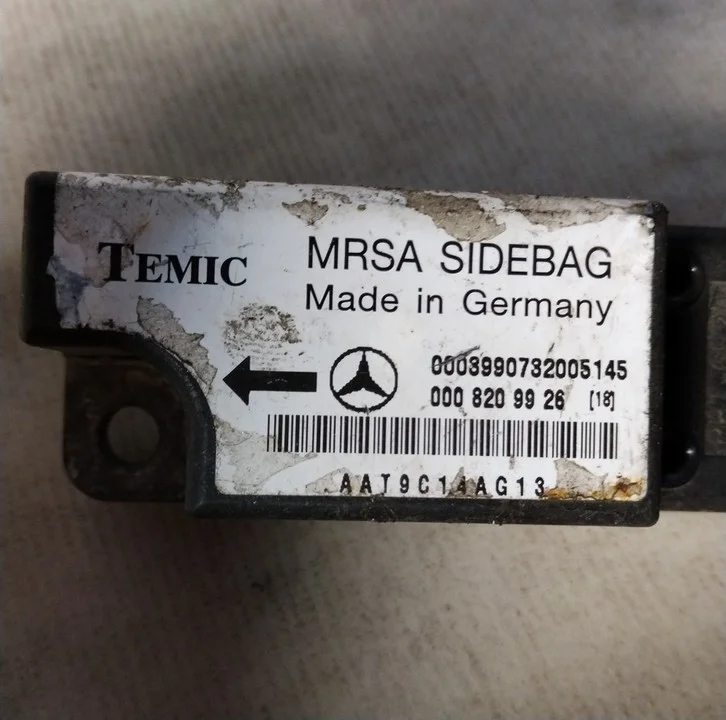 Датчик удара Mercedes-Benz C-class W202