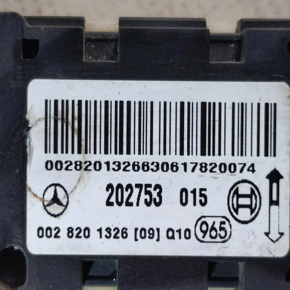 Датчик удара Mercedes-Benz CLS-class C219