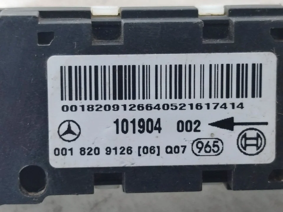 Датчик удара Mercedes-Benz C-class W203