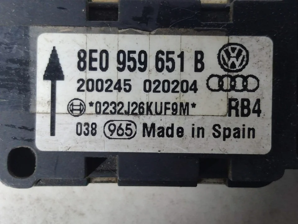 Датчик удара Audi A3, Audi A4, Audi A8, Audi S3