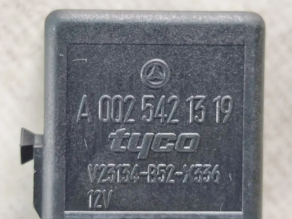 Реле Mercedes-Benz A-class W168