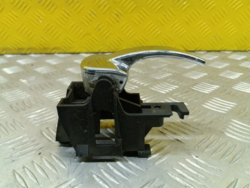 Ручка двери внутренняя передняя правая Nissan Navara (D40) 2004-2015 2007