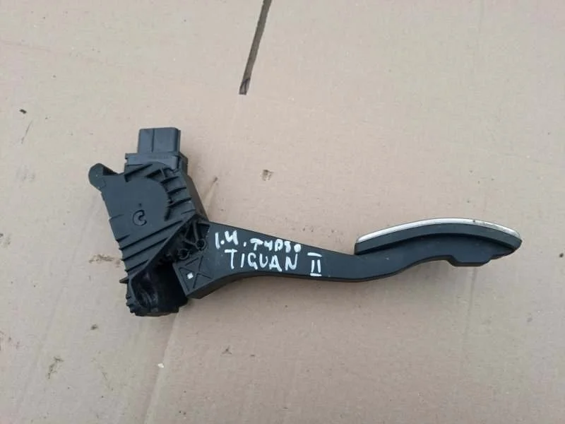 Педаль газа Volkswagen Tiguan 2 2018 5Q1723503J CZD