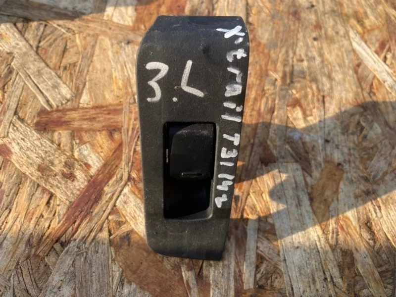 Кнопка стеклоподъемника задняя левая Nissan X-Trail 2014 25411JG05A УНИВЕРСАЛ MR20