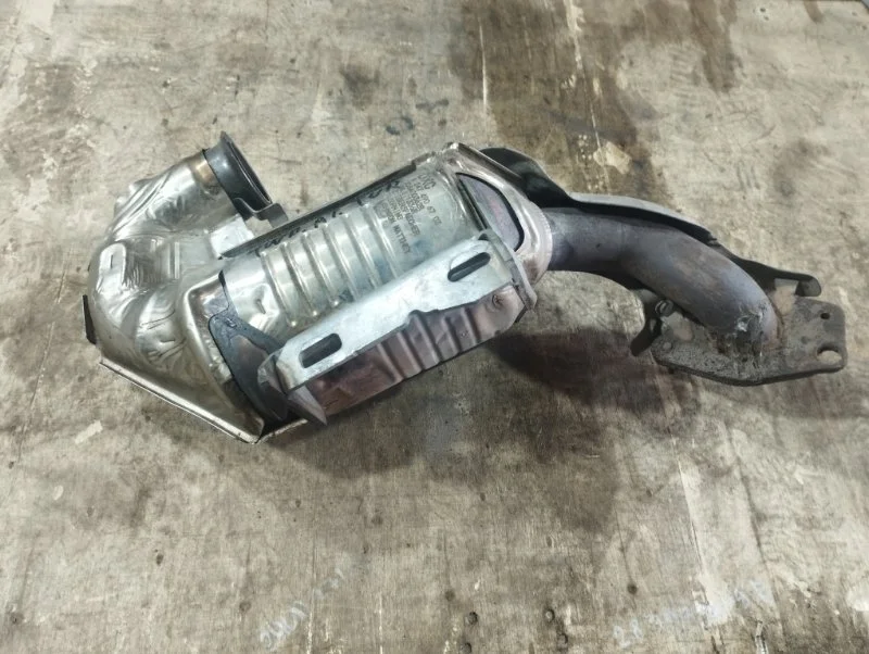 Катализатор Renault Duster 2 208A00362R УНИВЕРСАЛ H5HA460