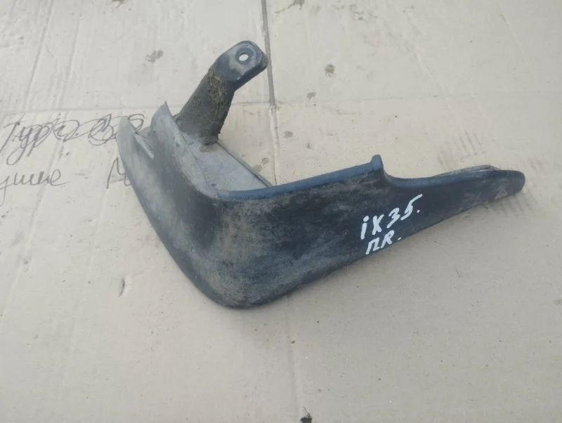 Брызговик передний правый Hyundai Ix35 2012 868322S000 G4KD, передний правый