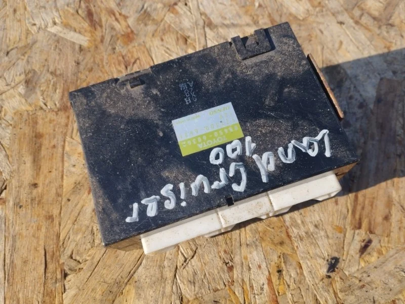 Блок управления климат-контролем Toyota Land Cruiser 100 2006 8865060362 УНИВЕРСАЛ 2UZ