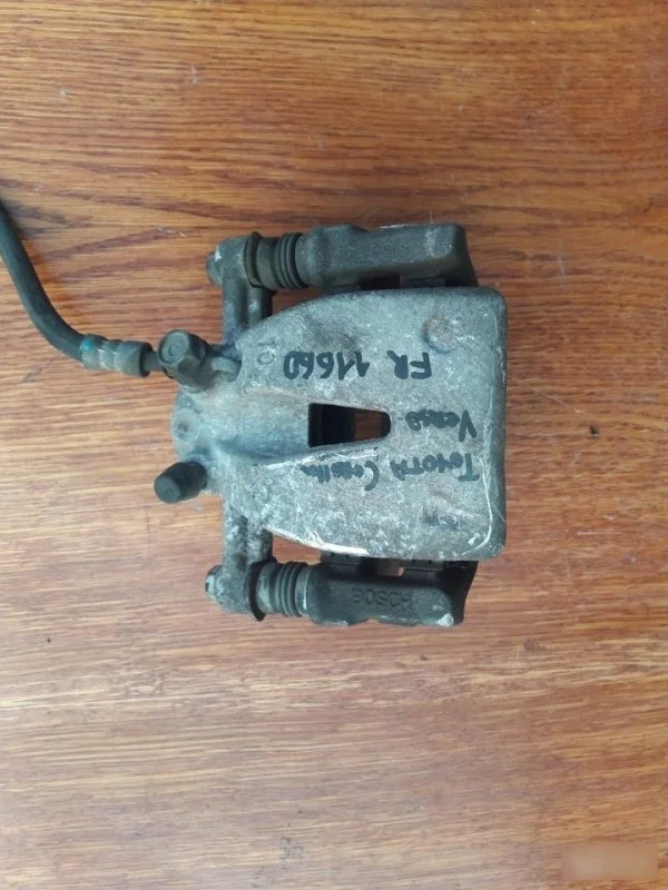 Суппорт Toyota Corolla Verso 4773005070 ZNR11L, задний правый