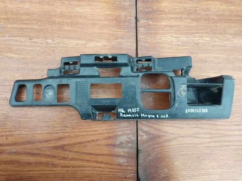 Кронштейн бампера Renault Megane 2 2006 8200175888 LM2Y K4M, задний правый