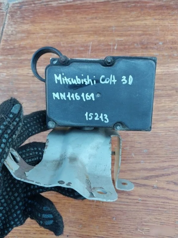 Блок ABS Mitsubishi Colt 2004 MN116161 Z35AM 4A90