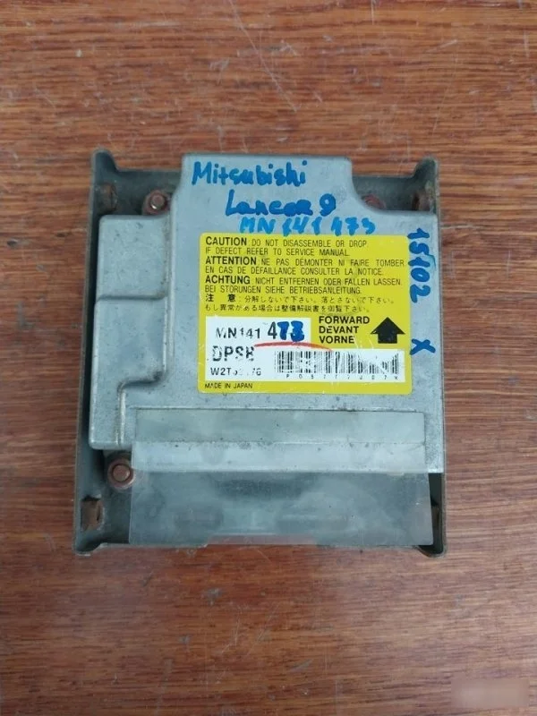 Блок управления SRS airbag Mitsubishi Lancer 9 2004 MN141473 CS9W