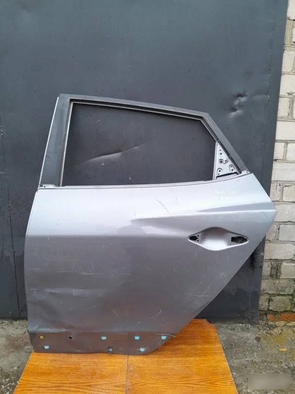 Дверь Hyundai Ix35 2009 770032Y000 LM, задняя левая