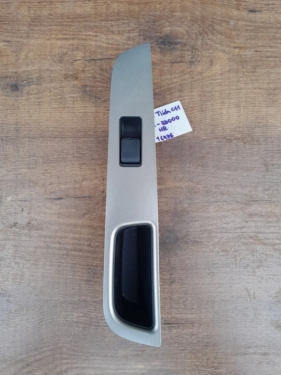 Кнопка стеклоподъемника Nissan Tiida 2007-2014 25411ED000 C11, задняя