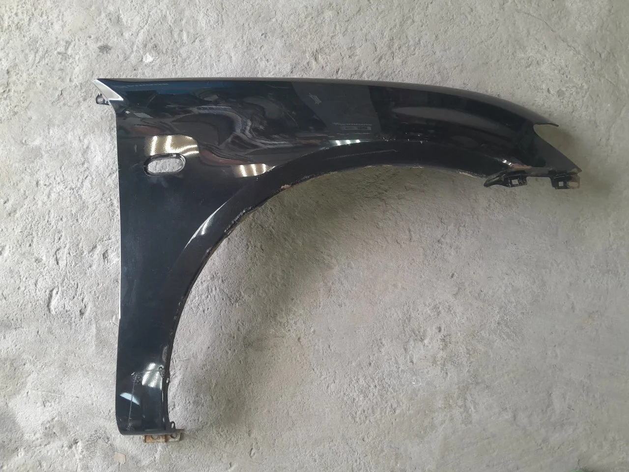 Крыло Mitsubishi L200 2010 5220A818 KB4T, переднее правое
