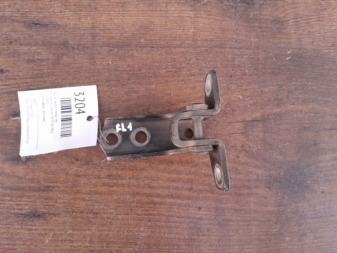 Петля двери Mitsubishi Lancer 10 2011 5702A005 CY1A, передняя левая