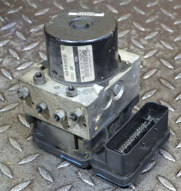 Блок ABS (насос) Audi / VW Q7 I 4L0614517D