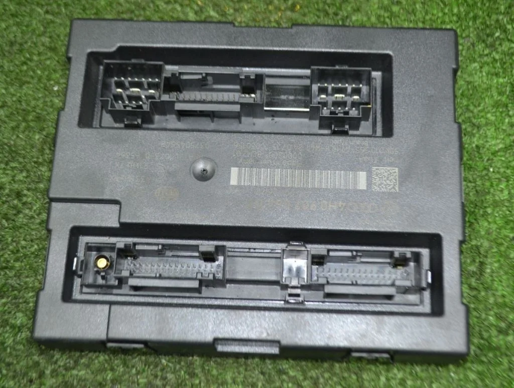 Блок комфорта Audi / VW A6 IV 4H0907064GT