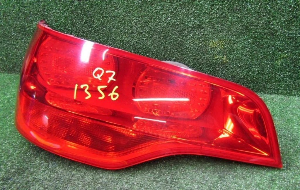 Фонарь задний левый Audi / VW Q7 I 4LB Red