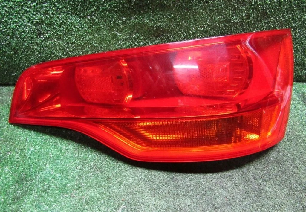 Фонарь задний правый Audi / VW Q7 I 4LB Red