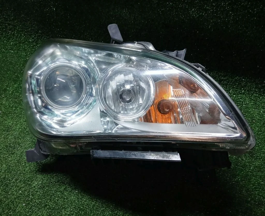 Фара правая Infiniti / Nissan Q70 , M30d , M35 Y51 1ML4D