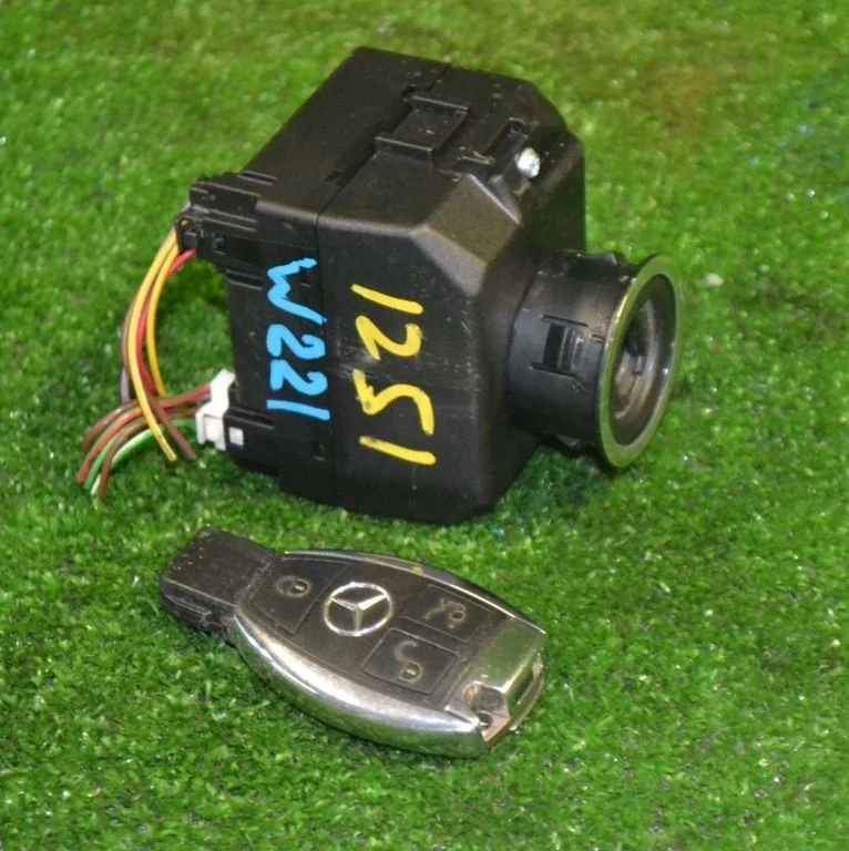 Замок зажигания Mercedes-Benz S-Класс W221 A2215450708