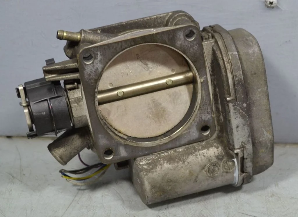 Заслонка дроссельная Mercedes-Benz M104 W140 W210