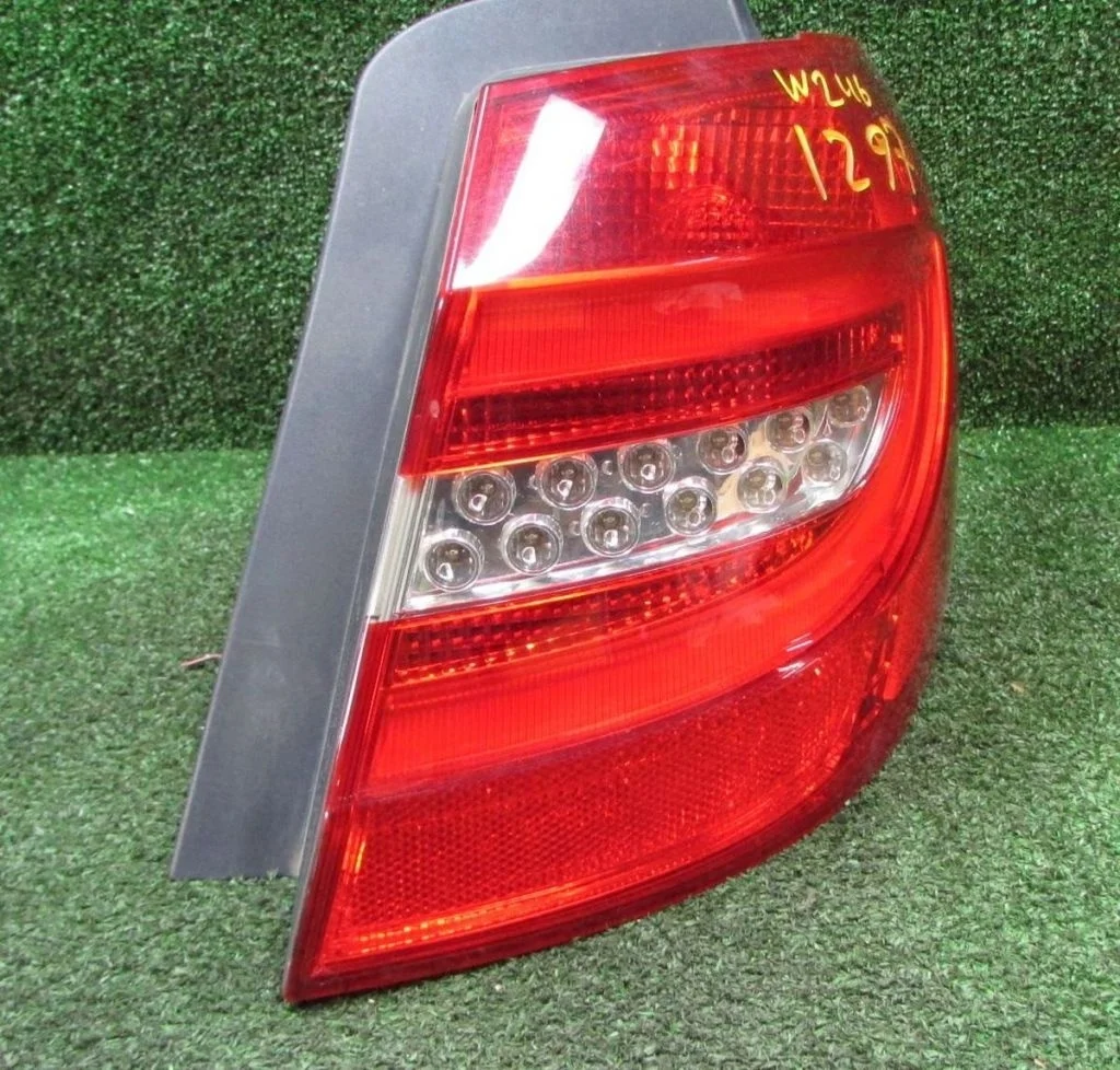 Фонарь задний правый Mercedes-Benz B-Class , W246 , до рестайлинга