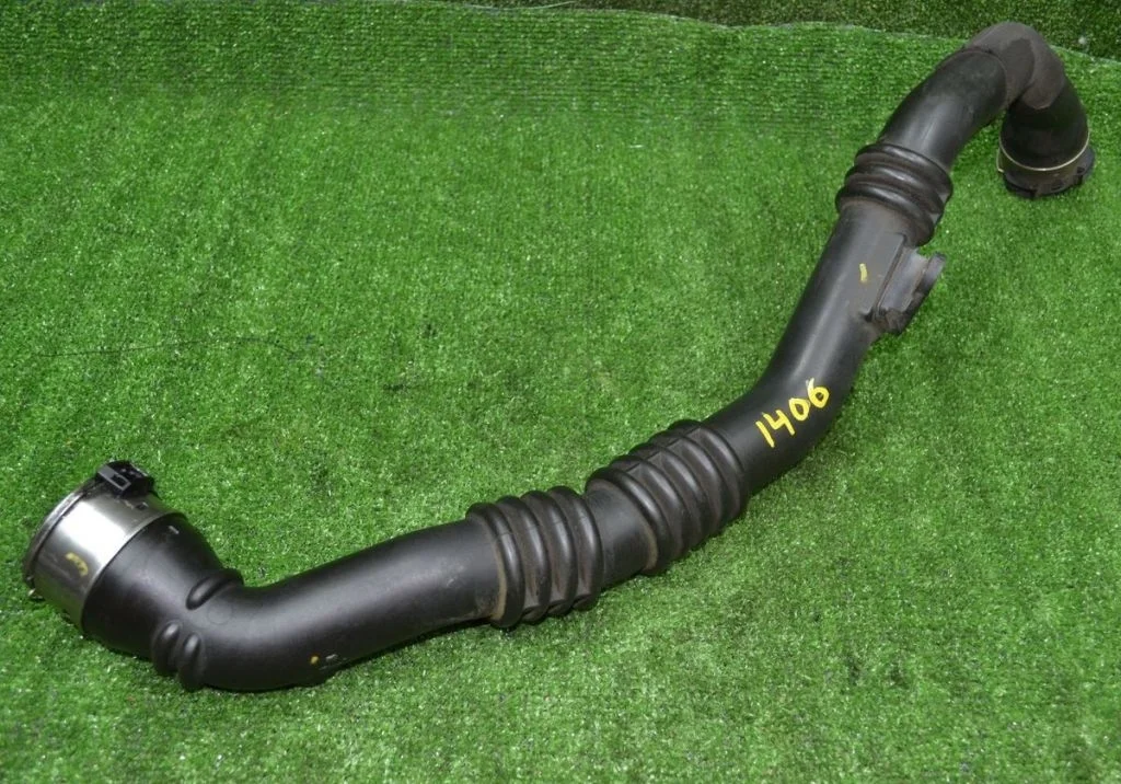 Патрубок интеркулера Renault Каптур I K9K 144604599R