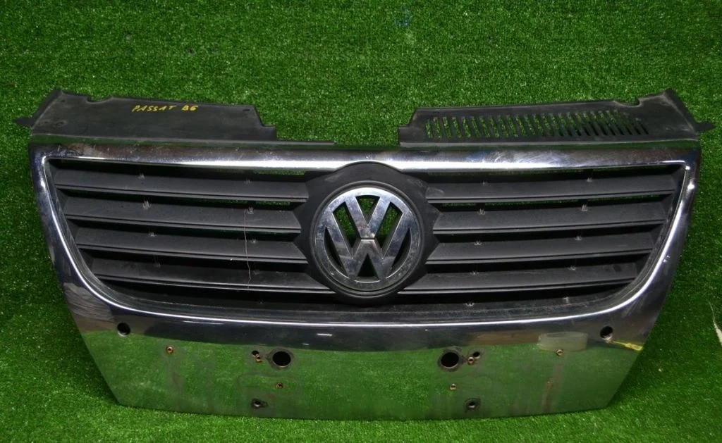 Решетка радиатора Audi / VW Пассат 6