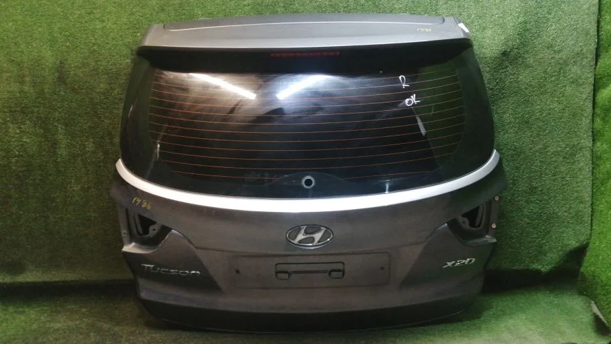 дверь багажника Hyundai D4HA LM Hyundai Tucson D4HA LM 737002S010