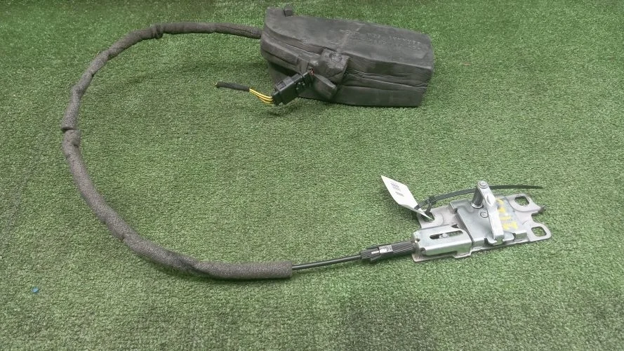 замок багажника Audi BPK,BVJ 4E2 Audi A8 BPK,BVJ 4E2 4E0827383C