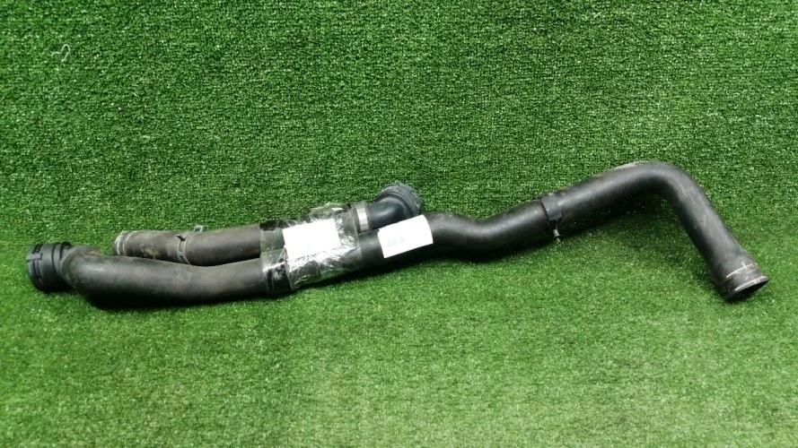 патрубок радиатора Volkswagen AXQ 7LA Volkswagen Touareg AXQ 7LA 7L0122051,7L0122101