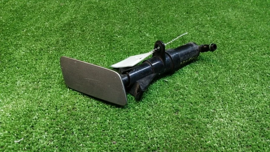 форсунка омывателя фар Volkswagen CFGC,CFGB,CUWA 357,358,B6 Volkswagen Passat Cc CFGC,CFGB,CUWA 357,358,B6 3C8955104A,3C8955104B,1307030667