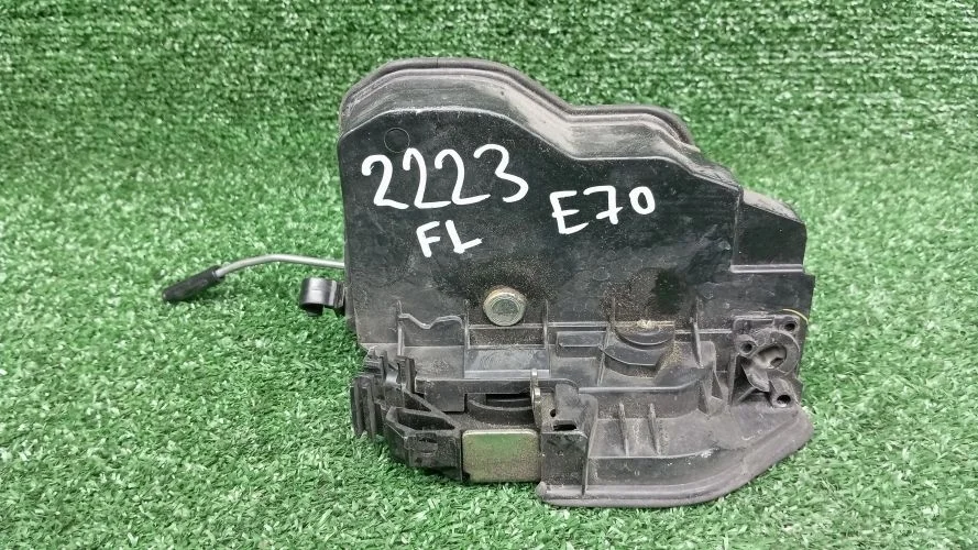 замок двери Bmw N52B30,N47D20C,N57D30A,M57N2,N52B30AF E60,F25,E70,F20,F10,F30 Bmw 5-Series,X3,X5,1-Series,3-Series N52B30,N47D20C,N57D30A,M57N2,N52B30AF E60,F25,E70,F20,F10,F30 7229461,7276661,51217229461,51217318409,51217283627