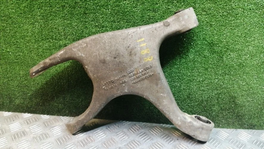 рычаг Audi CDUD,CRTE,CEUA 4G2,4MB,4G,4H2 Audi A6,A7,A8 CDUD,CRTE,CEUA 4G2,4MB,4G,4H2 8R0505311F,8R0505311E
